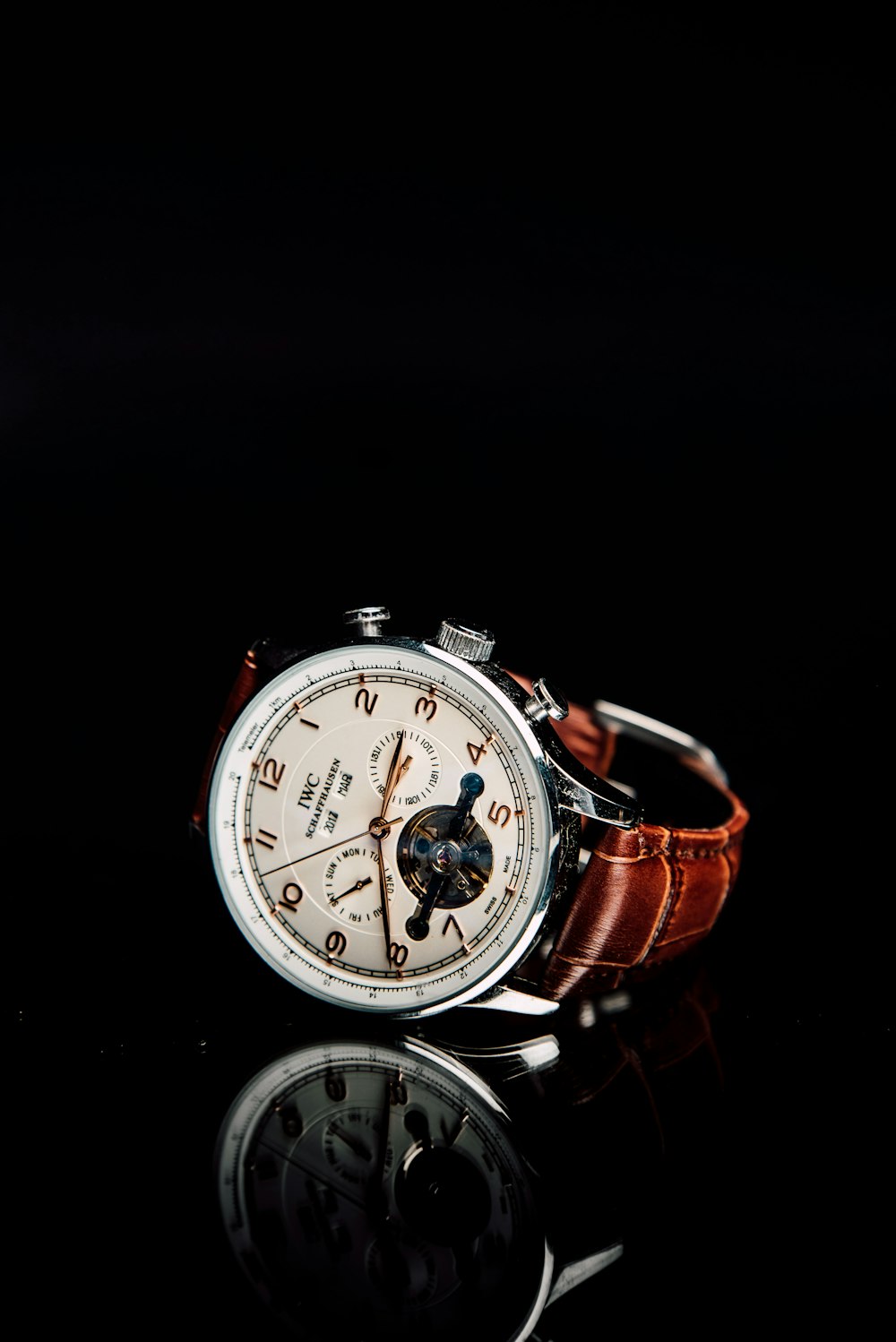 Chronos Haute Horlogerie detail showcase 1